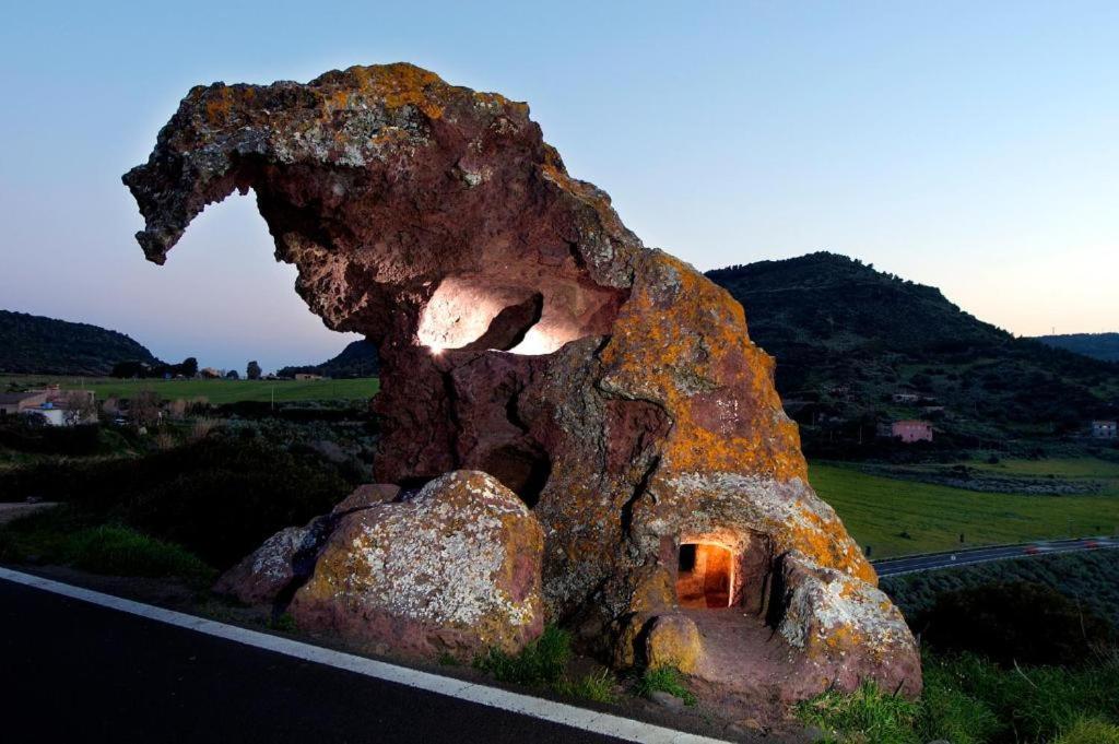 B&B La Roccia Dell'Elefante Castelsardo Luaran gambar